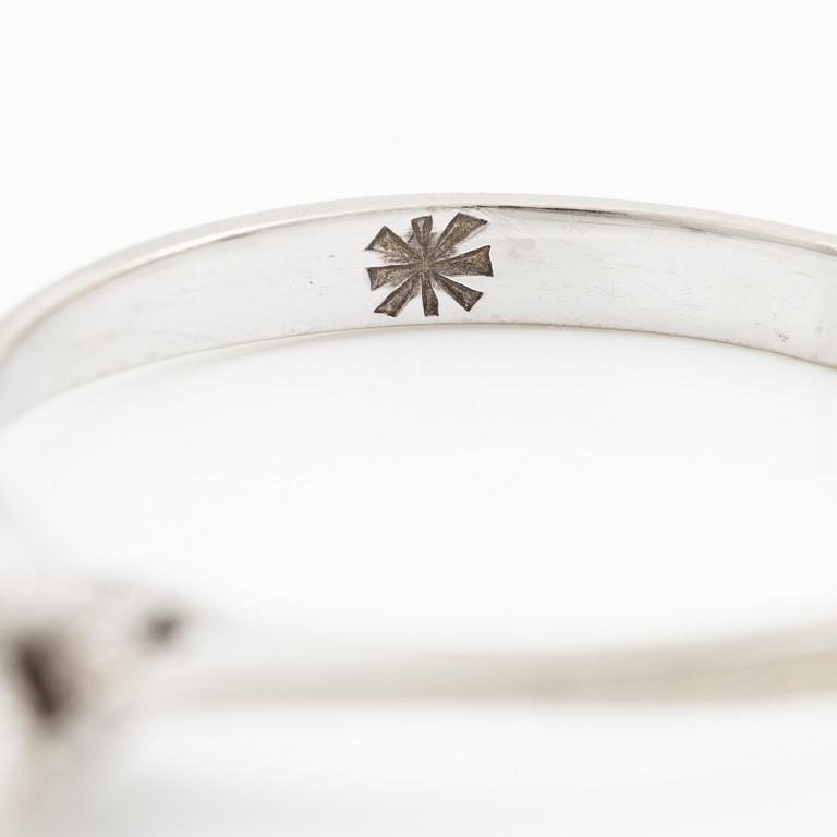 Ring, solitaire ring, 18K white gold with brilliant-cut diamond.