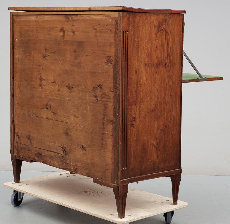 CHIFFONJÉ, sengustaviansk, 1800-talets början.
