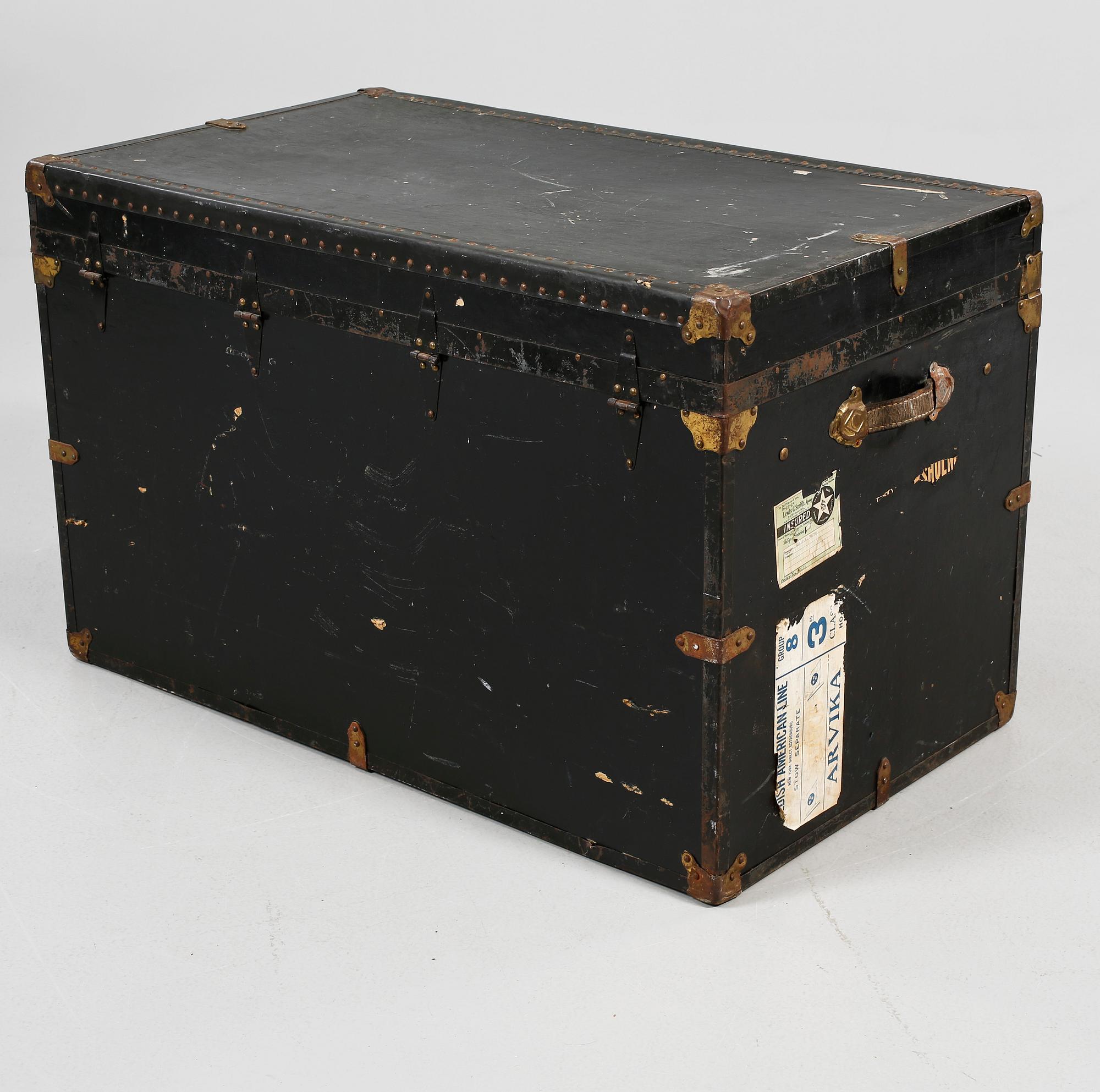 KOFFERT, 1900-talets första hälft.