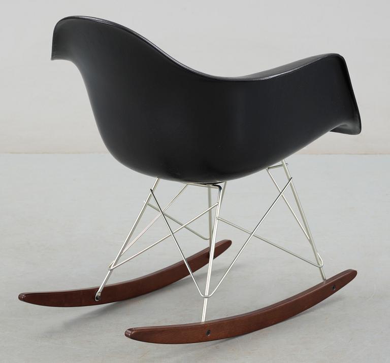 GUNGSTOL, Charles & Ray Eames, Zenith, 1900-talets andra hälft.