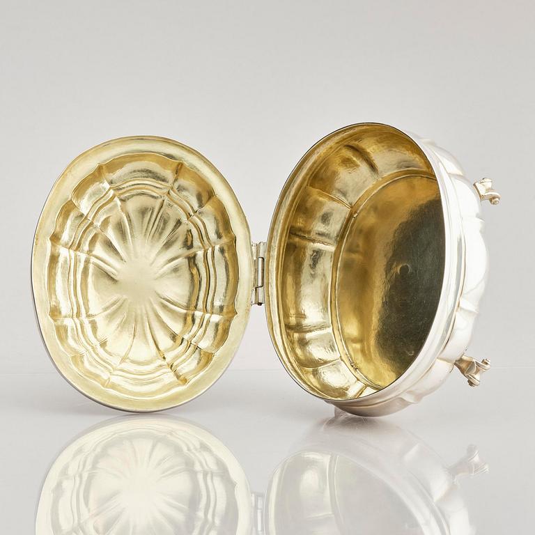 An 18th century silver suger-casket, mark of Johann Georg Pfister, Neisse, Silesia 1719.