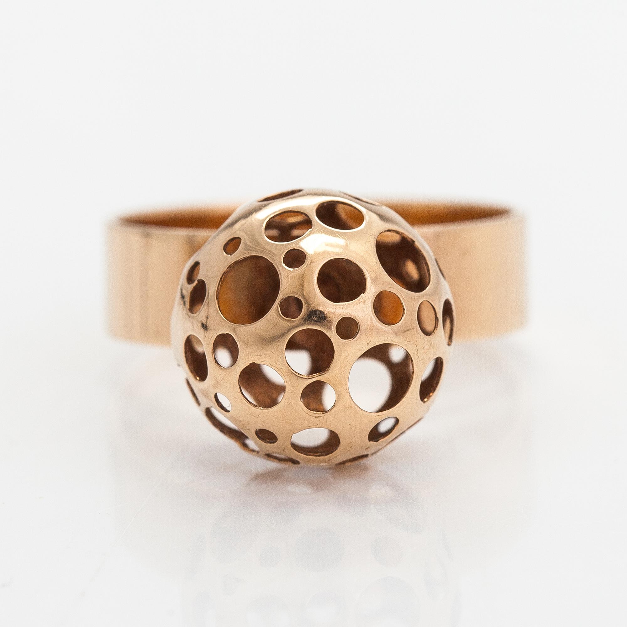 Liisa Vitali, A pair of earrings and a ring made of 14K gold "Leppäkerttu". Westerback, Helsinki 1968-69/1969-70.