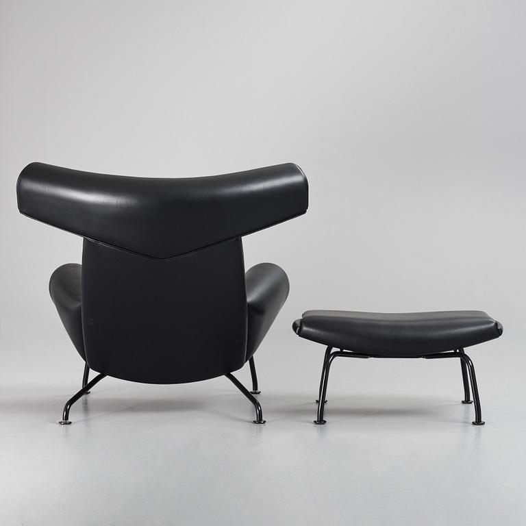 Hans J. Wegner, "Ox Chair", EJ-100, fåtölj samt fotpall, Erik Jørgensen, Danmark, efter 1961.