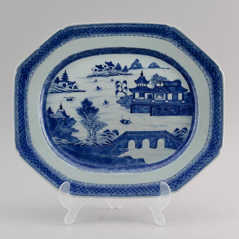 STEKFAT, kompaniporslin, Kina, omkring år 1800.