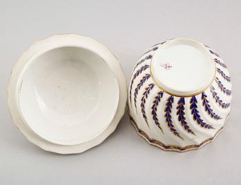 LOCKSKÅL, porslin, Derby, England, 1700-talets andra hälft.