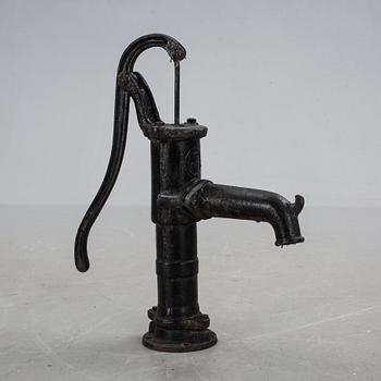 VATTENPUMP, gjutjärn. 1800/1900-tal.