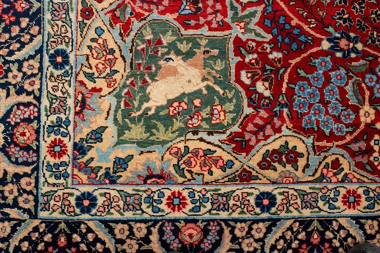 Matto, semi-antique Tabriz, ca 353 x 241 - 245 cm.