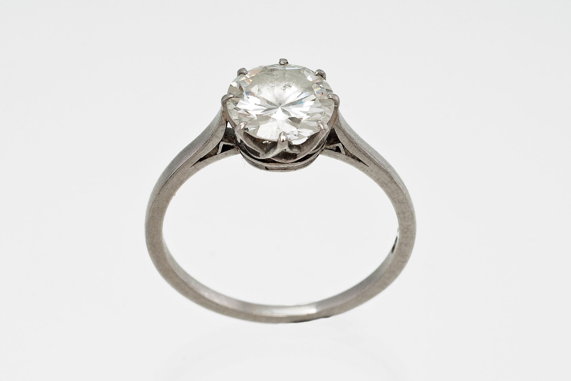 DIAMANTRING.