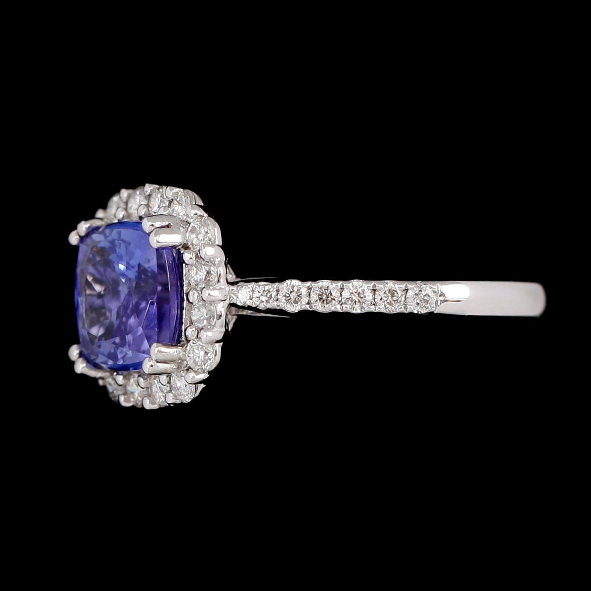 RING, 18 k vitguld, blå tanzanit 2.69 ct, briljantslipade diamanter tot ca 0.53 ct.