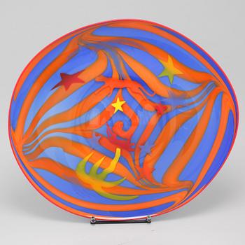 A unique glass dish, designed by Catti Åsélius Lidbeck, Fauve Collection, signed.