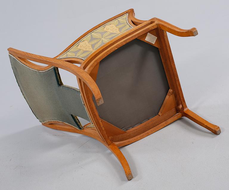 Alf Wallander Attributed to, An Art Nouveau oak armchair, Sweden ca 1900.