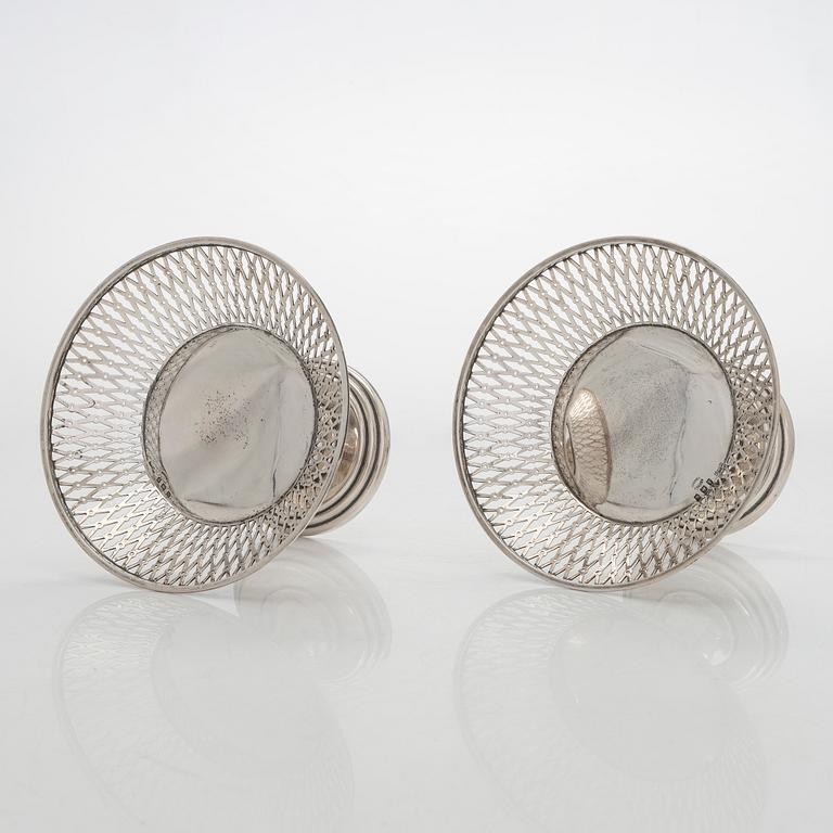 Serveringskålar med gallerkant, ett par, sterlingsilver, Birmingham, England 1911.