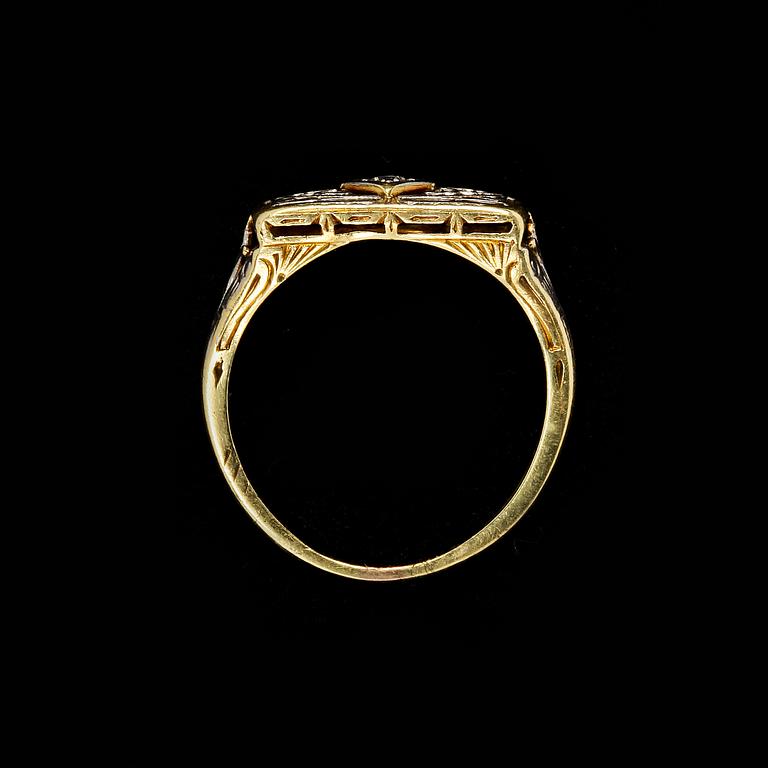 RING, 14k guld med gammalslipad diamant, ca 0.14 ct. Vikt 2 g.