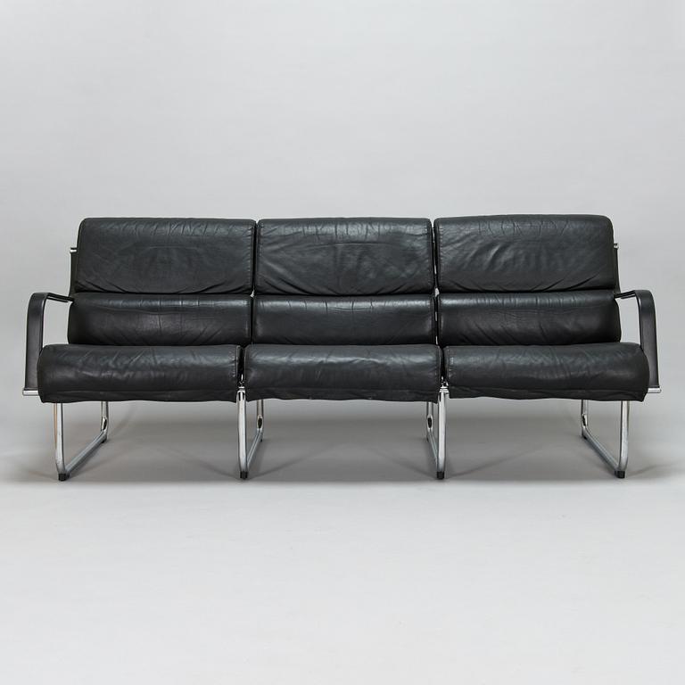 Yrjö Kukkapuro, a late 20th century 'Remmi' sofa for Avarte.
