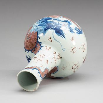 VAS, porslin. Qing dynastin, 1700-tal.