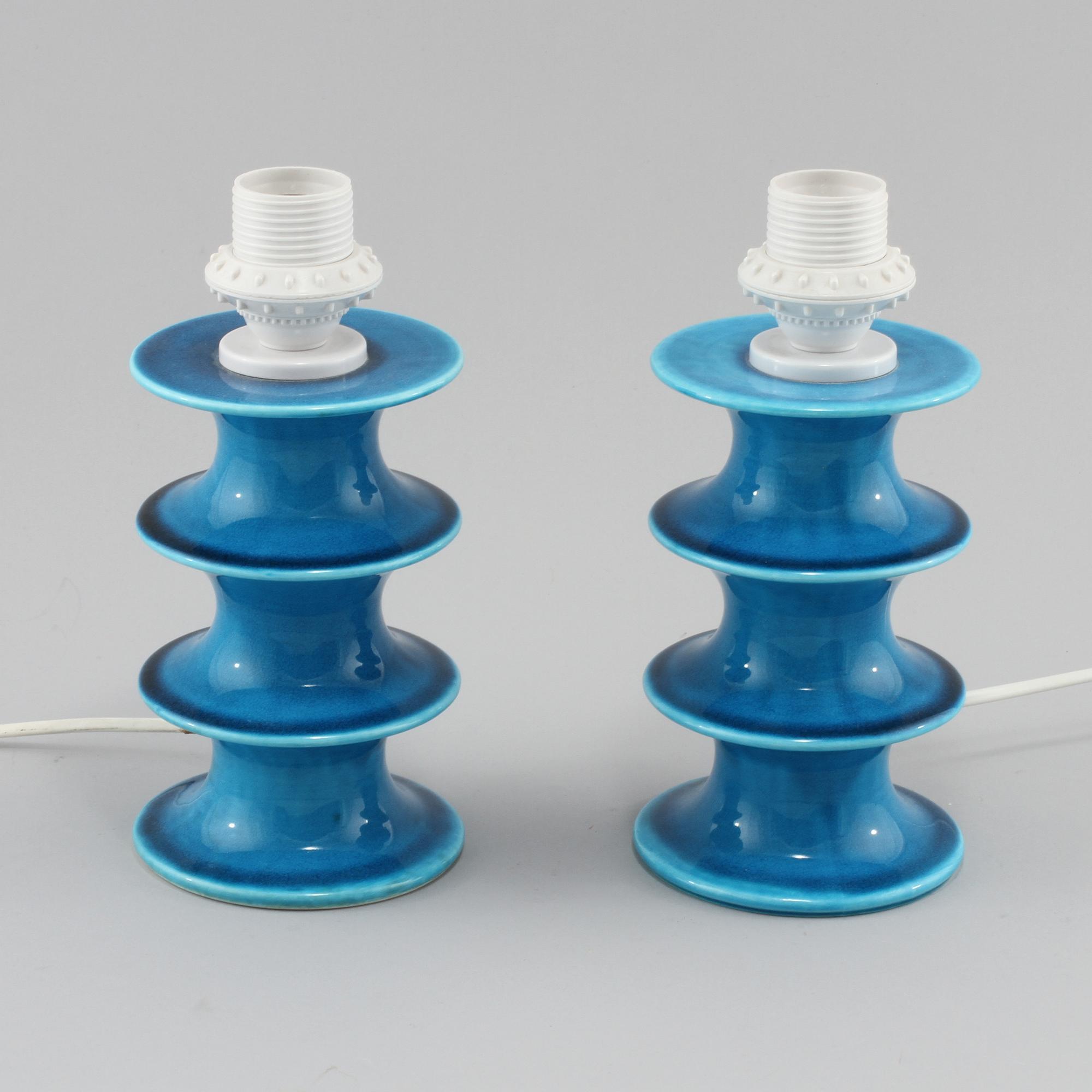 BORDSLAMPOR, ett par, porslin,  Rörstrand. 1900-talets andra hälft.