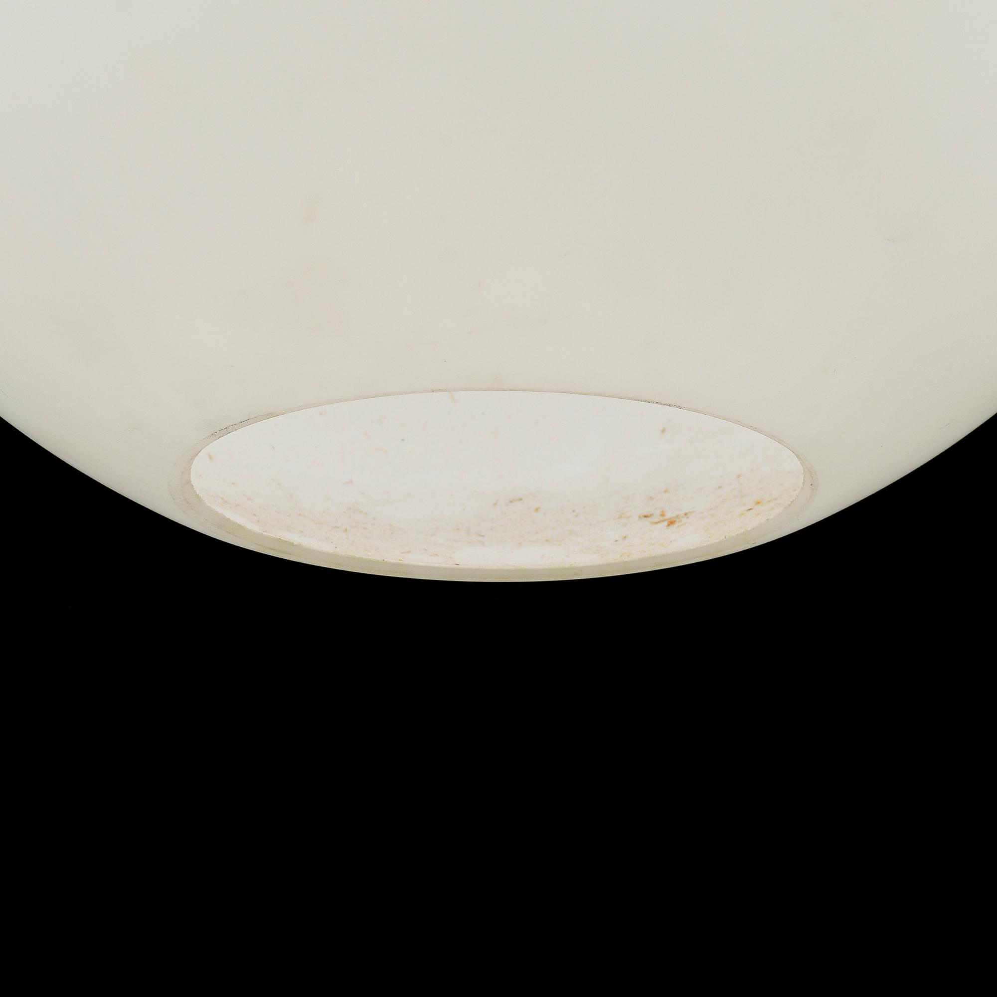 A late 20th Century ceiling light.