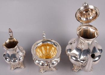KAFFESERVIS, 3 delar, silver, nyrokokostil, CG Hallberg, Stockholm 1935.