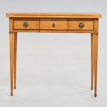 A late Gustavian card table, first half of the 19th century.