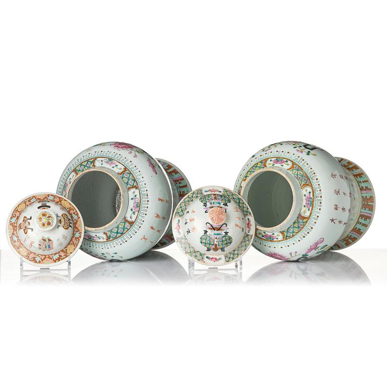 A pair of 'antiques' vases with covers, China, 20th century.