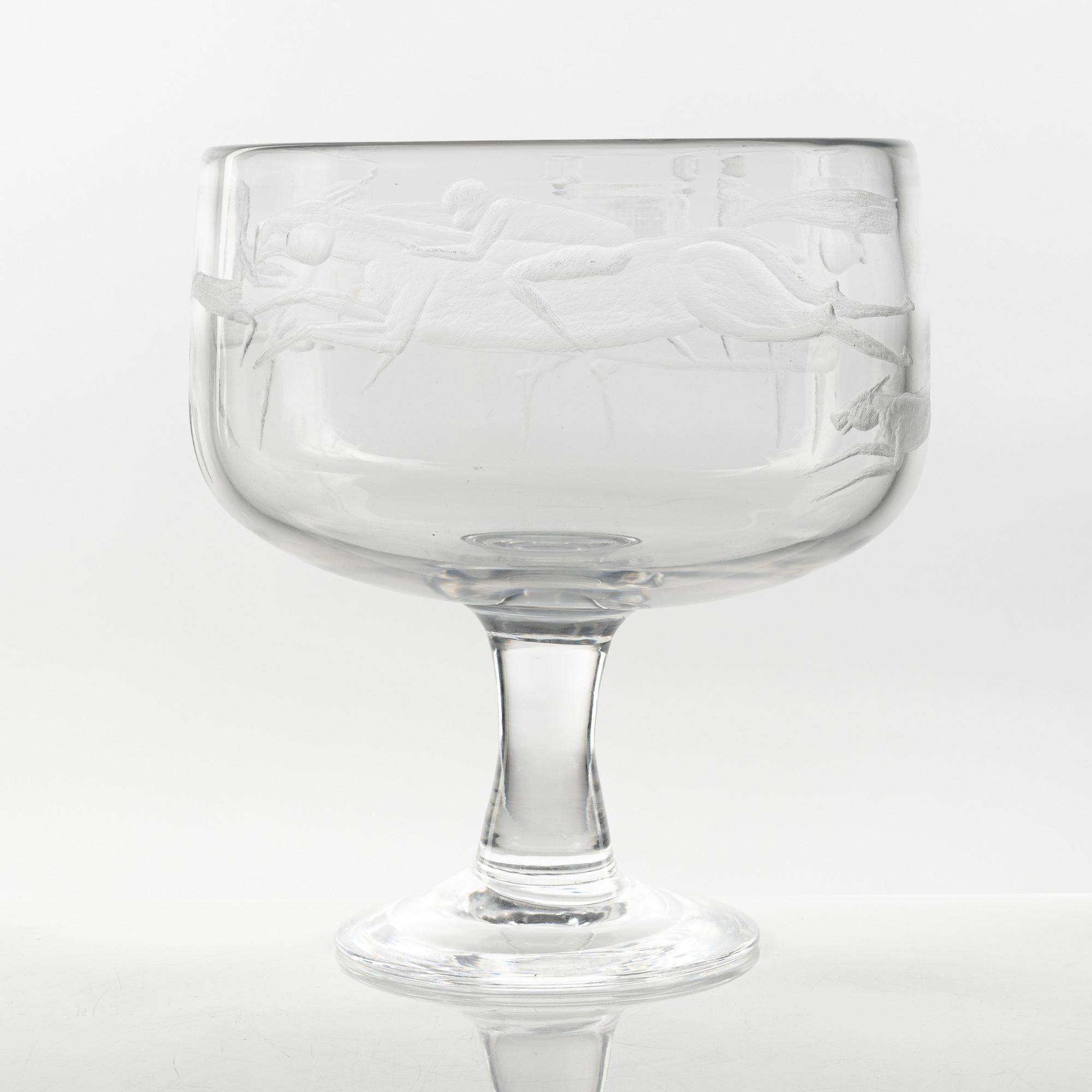 Erik Höglund, an engraved footed glass bowl, Boda, Sweden 1950/60s.