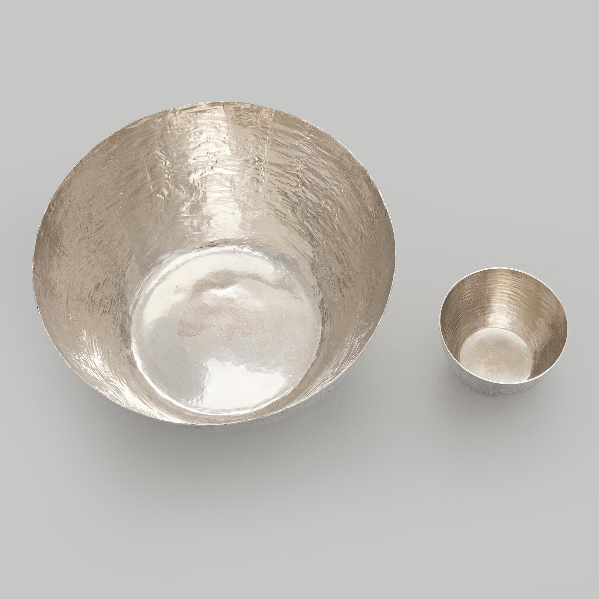 Tapio Wirkkala, A set of two silver bowls and two silver beakers, Kultakeskus Hämeenlinna 1970-1979.