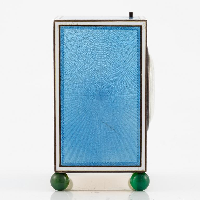 Cartier, reseur i förgyllt silver och emalj samt originaletui, Frankrike tidigt 1900-tal.