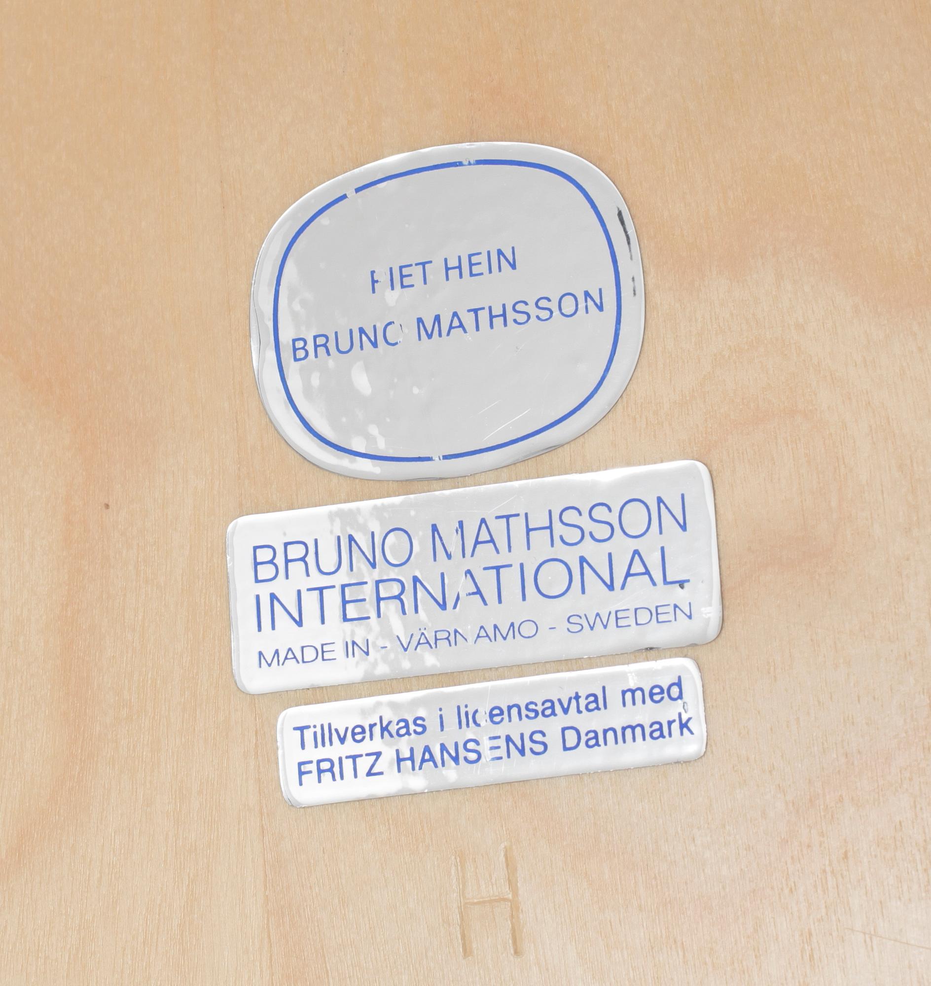 BORD, "Superellips" Bruno Mathsson och Piet Hein, Bruno Mathsson international, Värnamo, 1900-talets andra hälft.