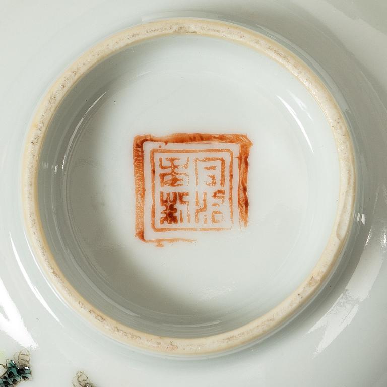 A set of nine Chinese porcelain pieces, 19th Century.