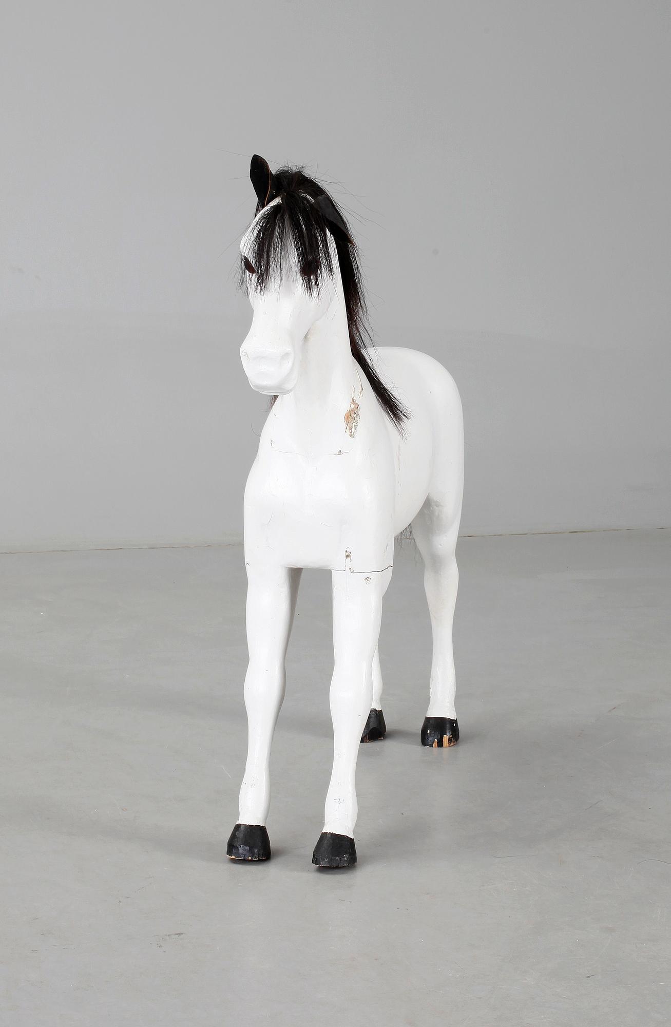 LEKSAKSHÄST. 1900-talets första hälft.