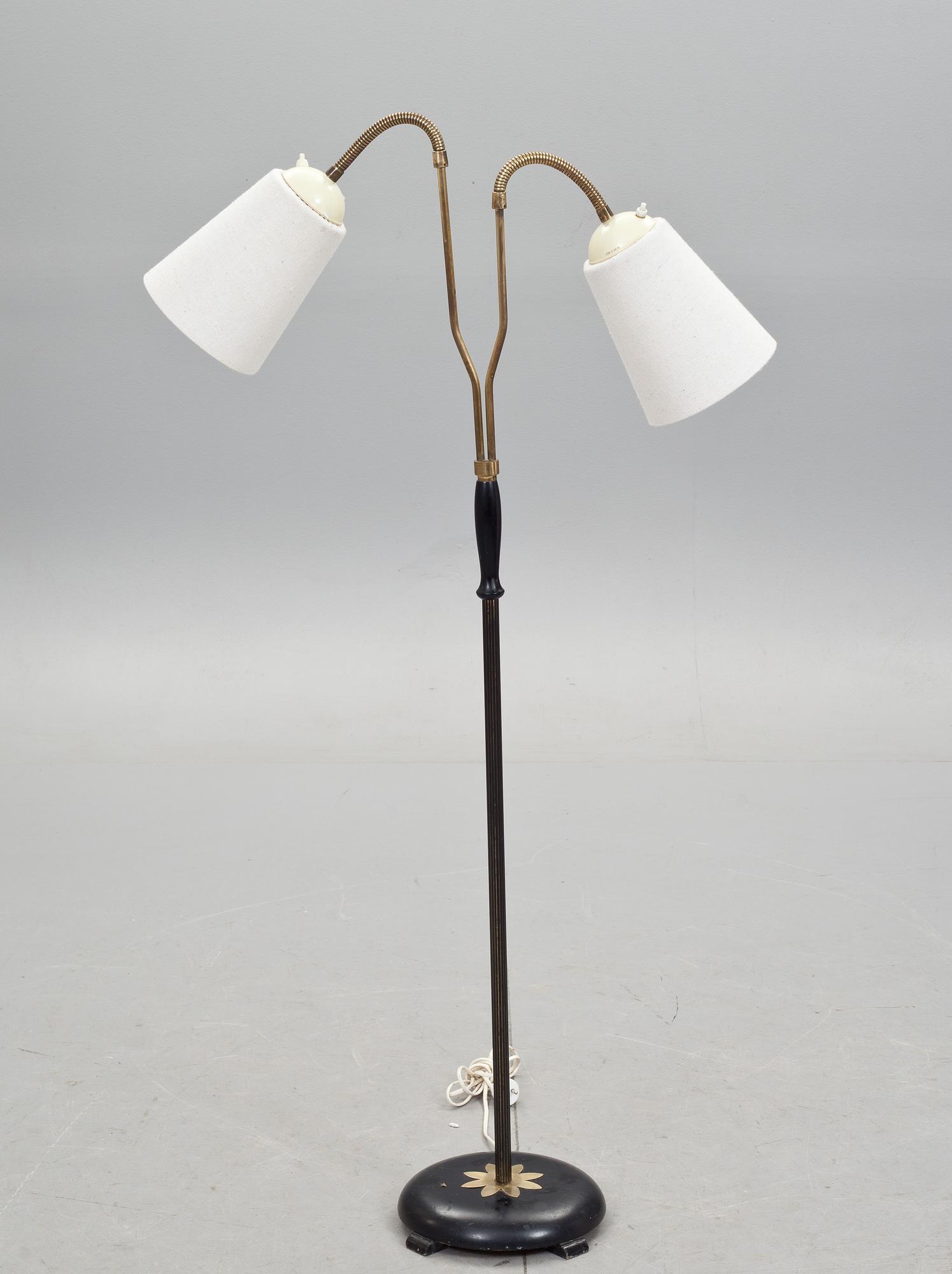 GOLVLAMPA, 1900-talets mitt.