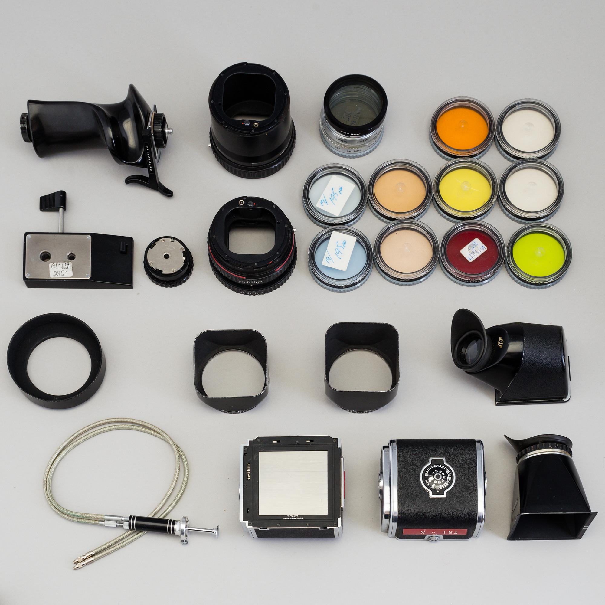 Hasselblad 500/C Camera no TI54816 with from 1964 with five lenses inluding a chrome S-Planar 1:5:6 f=120.