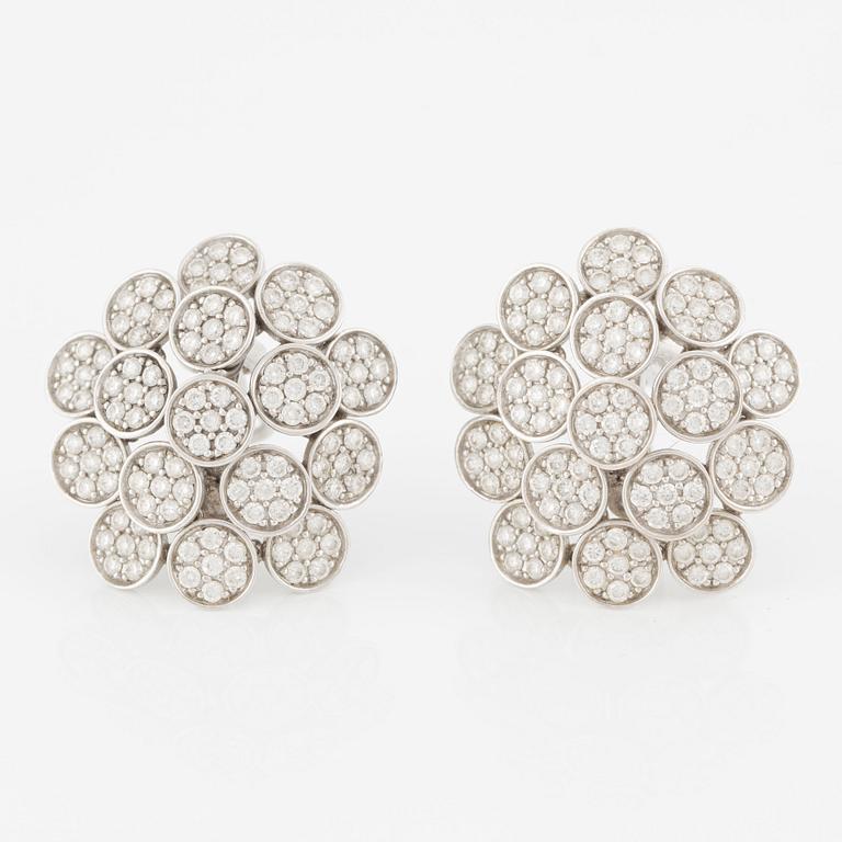 Earrings, 18K white gold with brilliant-cut diamonds.