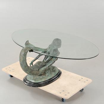 A late 20th century coffee table.