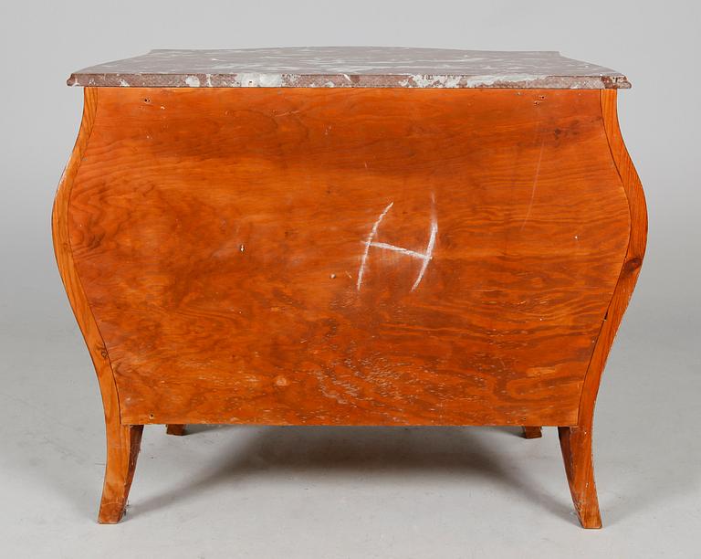 BYRÅ, rokokostil, 1900-tal.