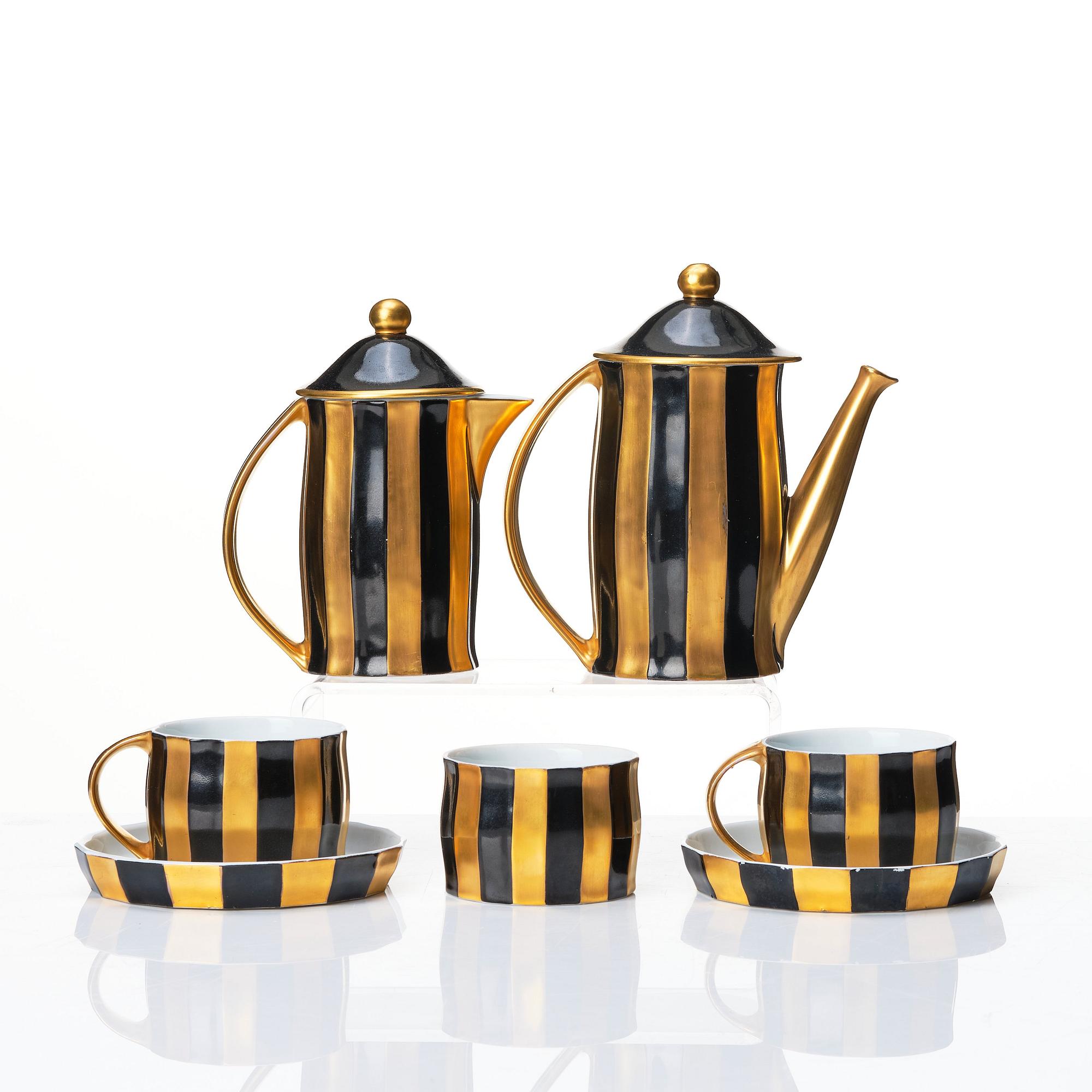 Josef Hoffmann, a 5 pieces porcelain coffee service, ed. Wiener Porzellan Manufaktur Josef Böck, Pfeiffer & Löwenstein, 1910s.