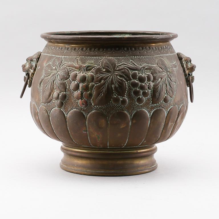 YTTERFODER, mässing, 1800-talets första hälft.