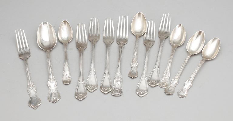 PARTI SILVERBESTICK, 13 delar, bla Gustaf Möllenborg, 1800-1900-tal. Totalvikt ca 500 gram.