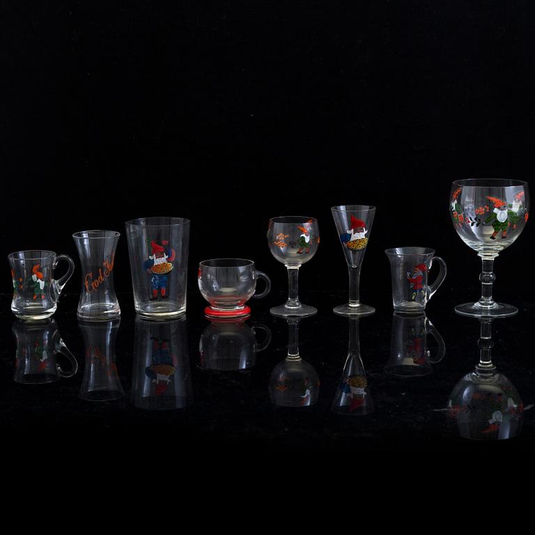 GLASSERVISDELAR, 79 st, glas, Julmotiv, 1900-tal.
