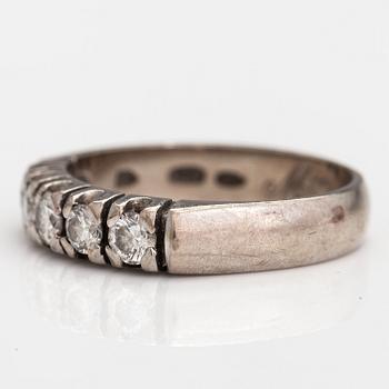 SORMUS, 14K kultaa, timantteja n. 0.50 ct yht. Mallikoru, Helsinki 2006.