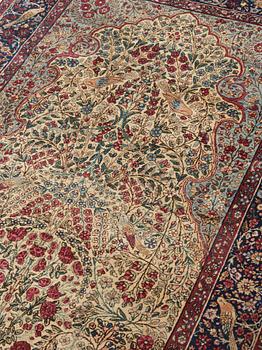 RUG. Semi-antique Kerman Figural. 225 x 141 cm.