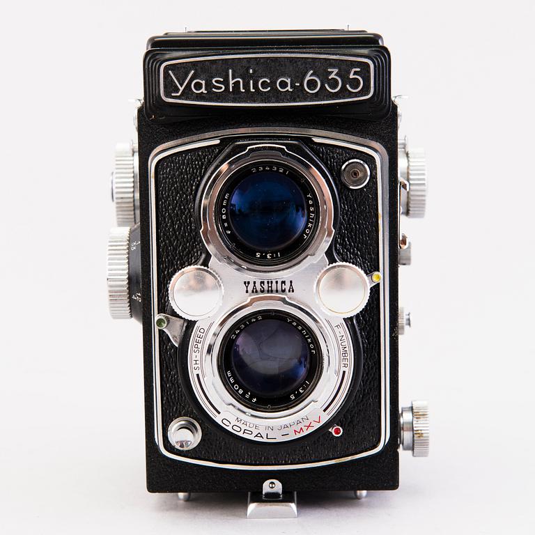 Set of five cameras, with accessories, 1920-50-tal.
