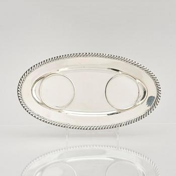 A pair of Swedish parcel-gilt silver dessert bowls with stand, mark of Gustaf Möllenborg, Stockholm 1830.