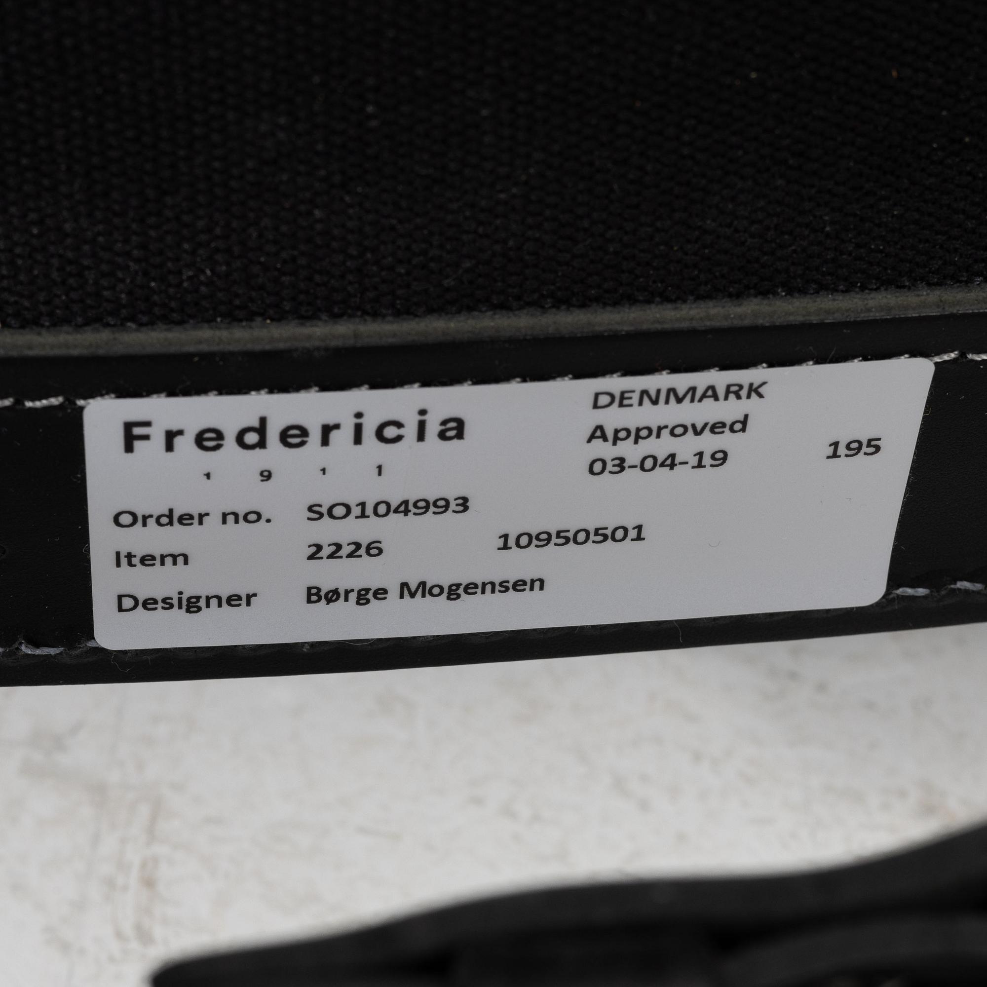 Børge Mogensen, Fåtöljer, ett par, "Den Spanske stol", modell 226, Fredericia, Danmark, 2019.