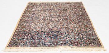 Matta, semiantik/Old Kirman, ca 230 x 139 cm.