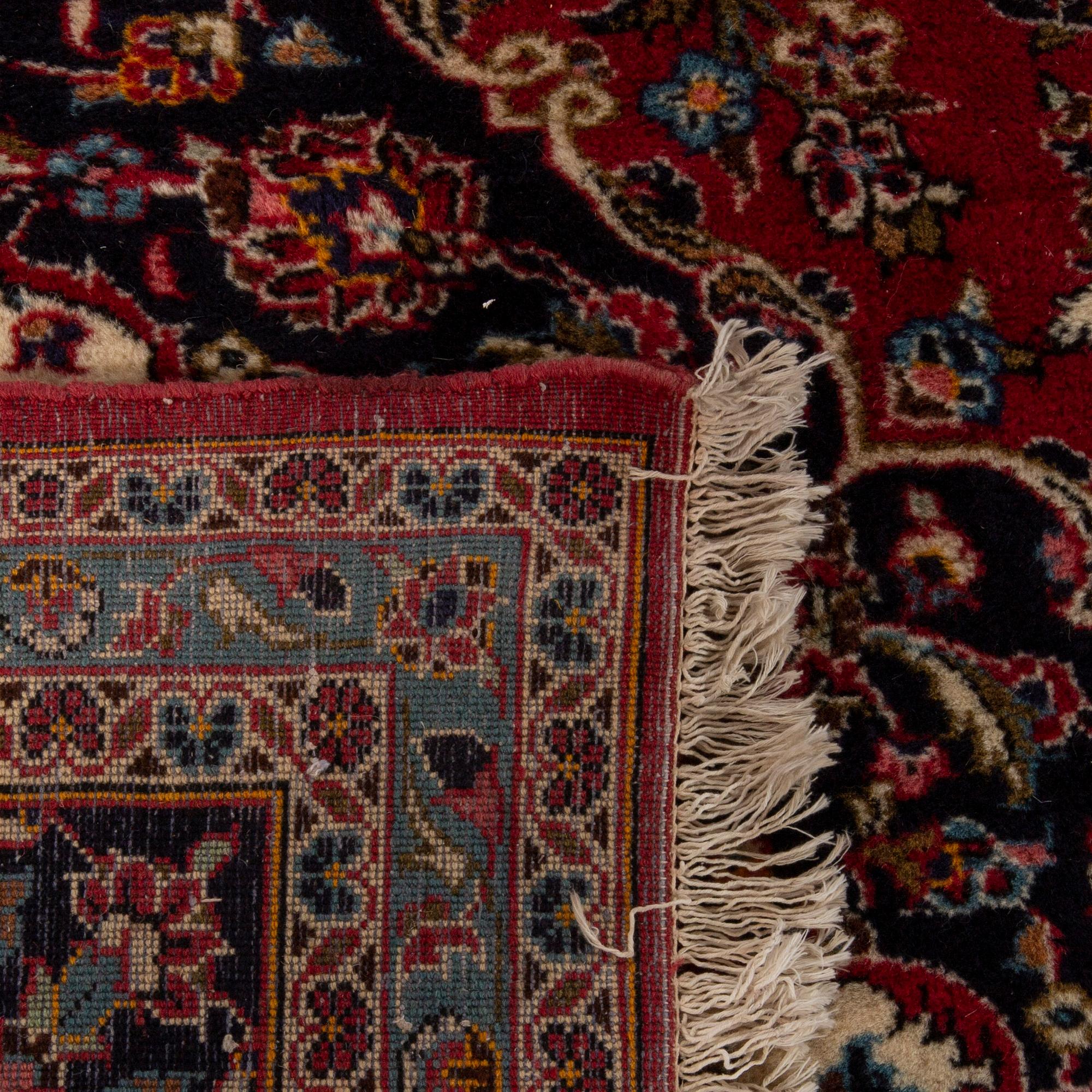 An old Isfahan carpet ca 402 x 296 cm.