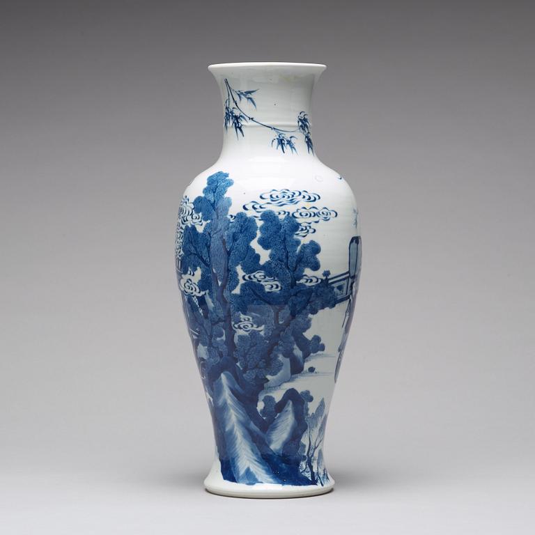 VAS, porslin. Qingdynastin, Kangxi (1662-1722).