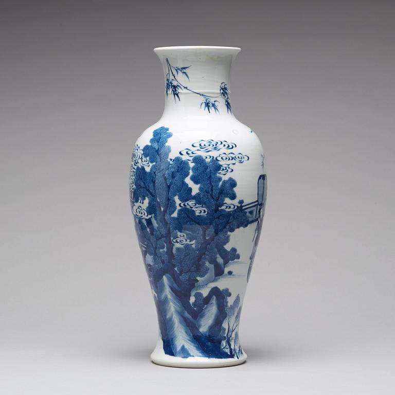 A blue and white baluster vase, Qing dynasty, Kangxi (1662-1722).