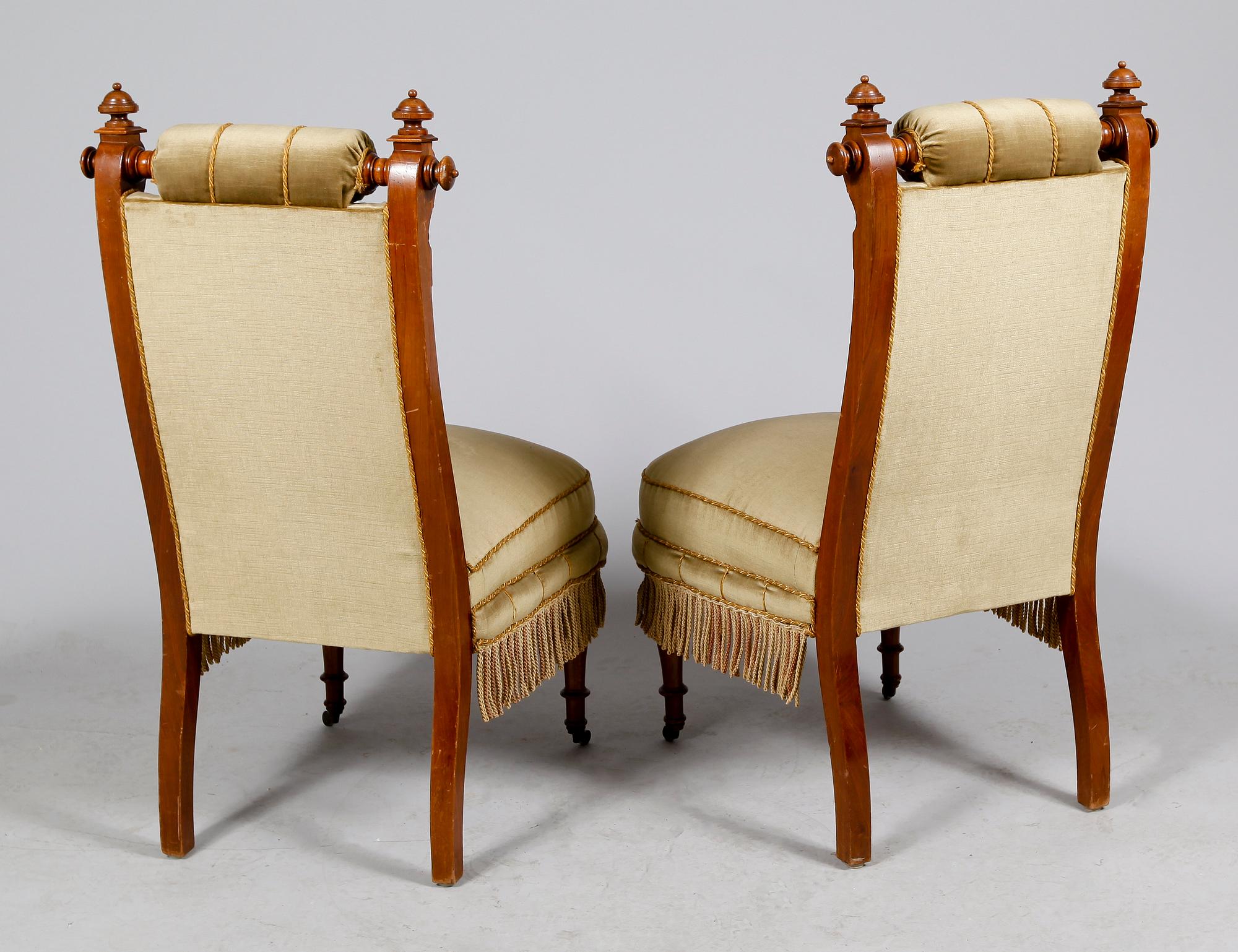 FÅTÖLJER, 1 par, nyrenässans, sent 1800-tal.