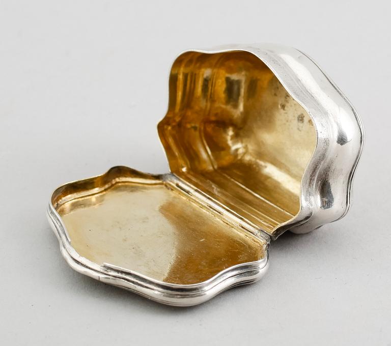 DOSA, silver, möjligen Nils Orstedt, Norrköping 1764. Vikt ca 62 gram.
